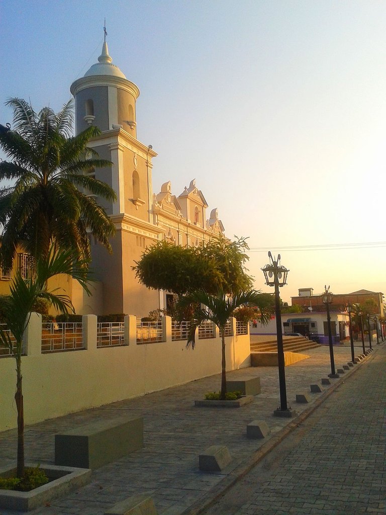 Iglesia_San_Juan_Bautista,_San_Carlos.jpg