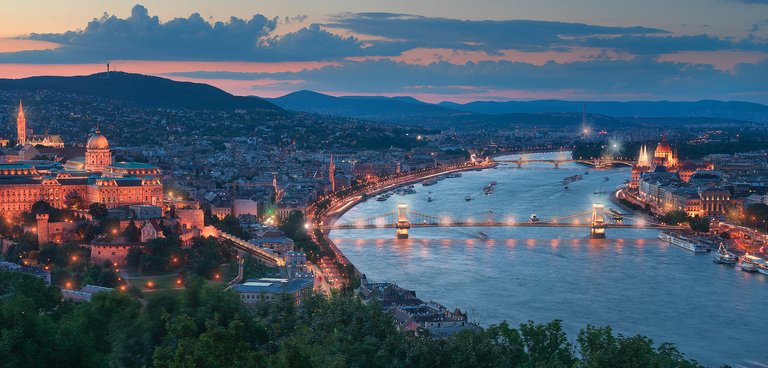 Hungary-Budapest-Gellert-Hill-View.jpg