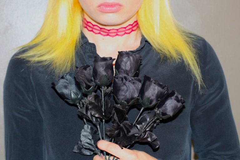 autumn_black_roses.JPG