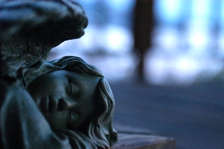 sleeping-statue-1-1418274.jpg