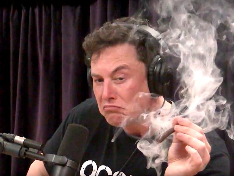 elon-musk-smokes-weed-with-joe-rogan.jpg