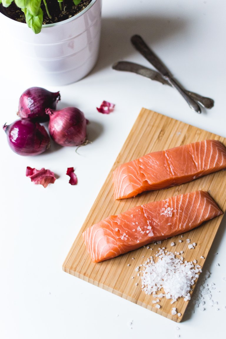 foodiesfeed.com_salmon-fillets.jpg