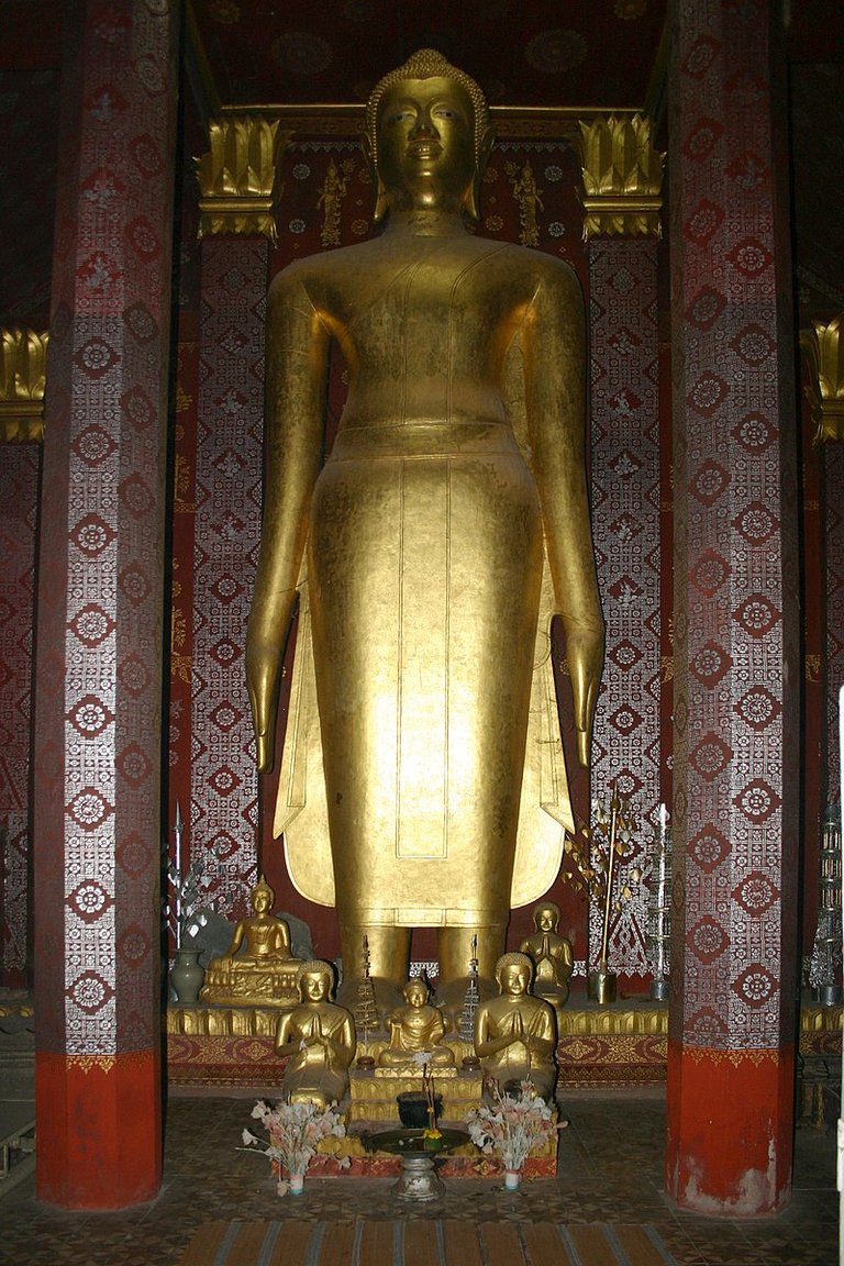 800px-Luang_Prabang-Wat_Sene-06-Buddha-gje.jpg