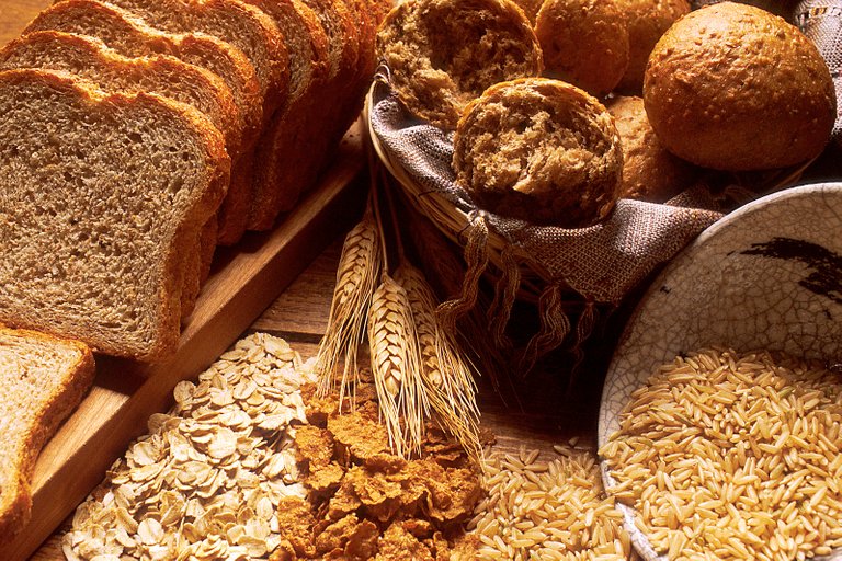 Bread_and_grains.jpg