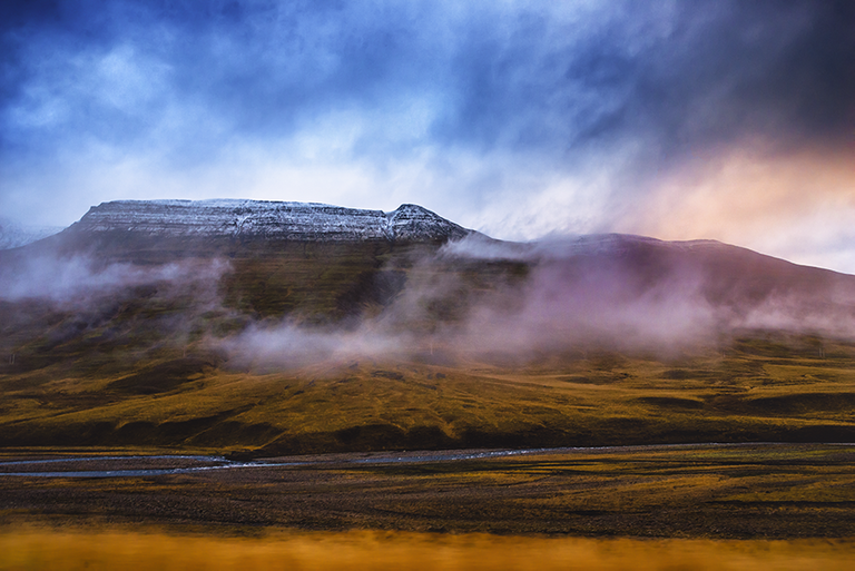 crimsonclad in Iceland: sky, mountains and sunset on the ring road