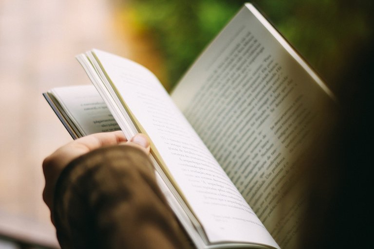 books-1149959_1280.jpg