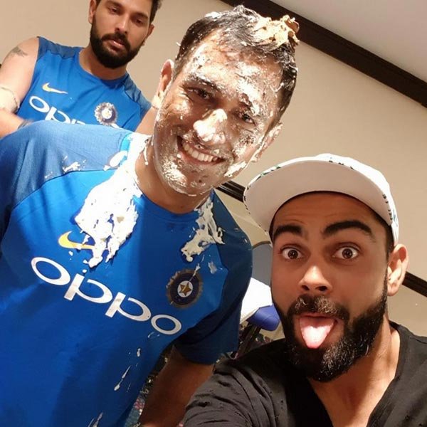 Dhoni-cake-face.jpg