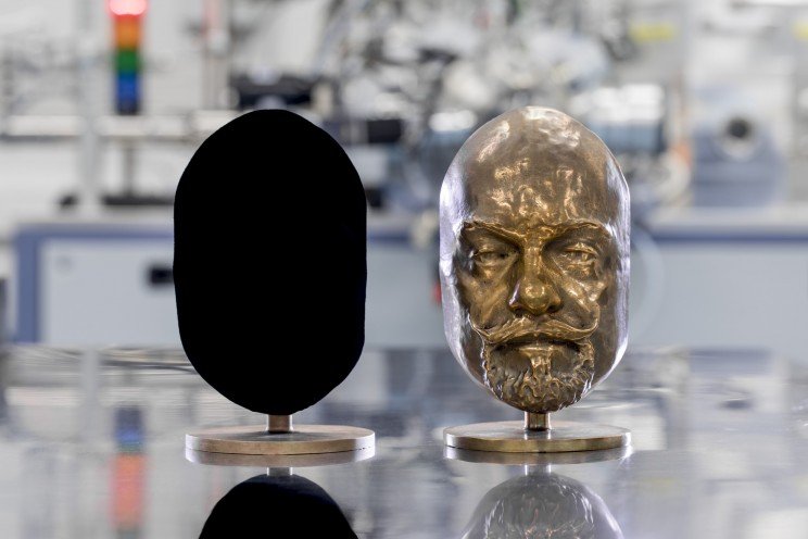 vantablack-header_resize_md.jpg