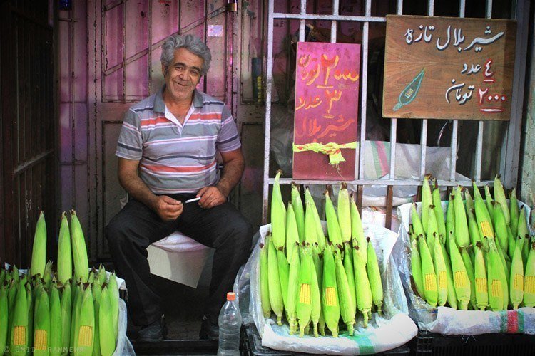 Inside-Iran-Sattar-fruit-stand.jpg