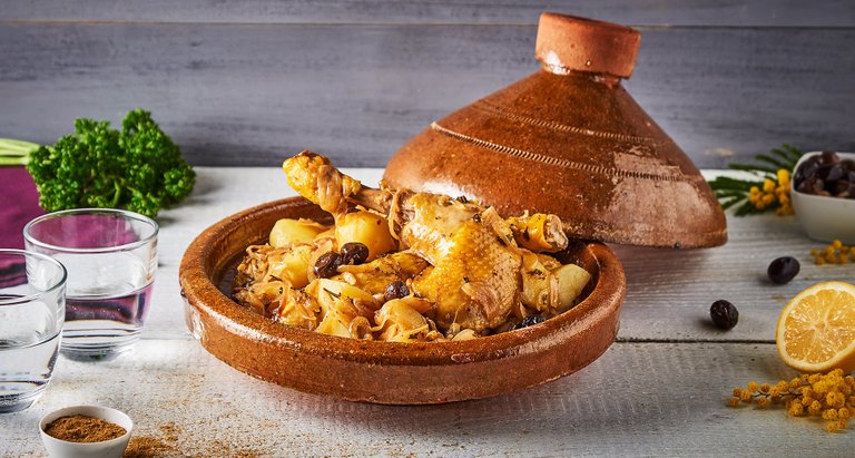 Tajine-poulet-aux-olives-au-citron-et-aux-5-epices.jpg