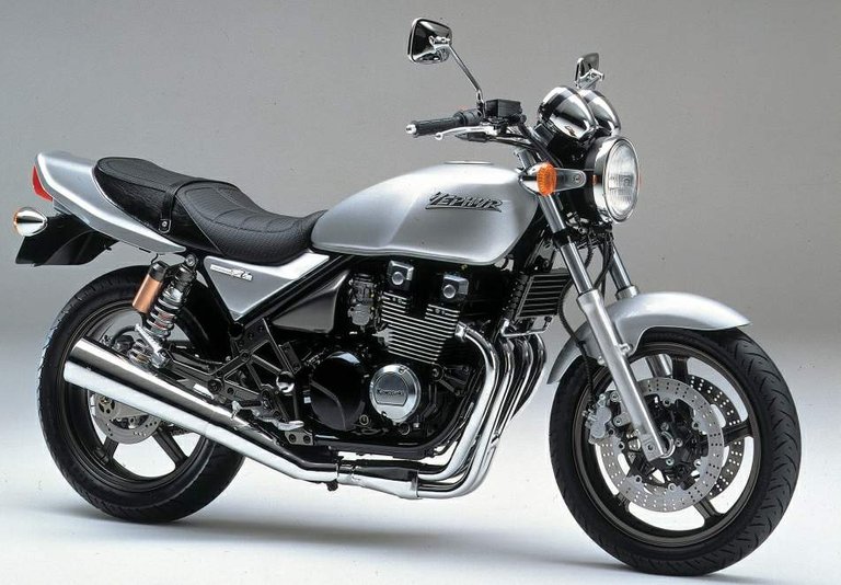 Kawasaki Zephyr 400X 96.jpg