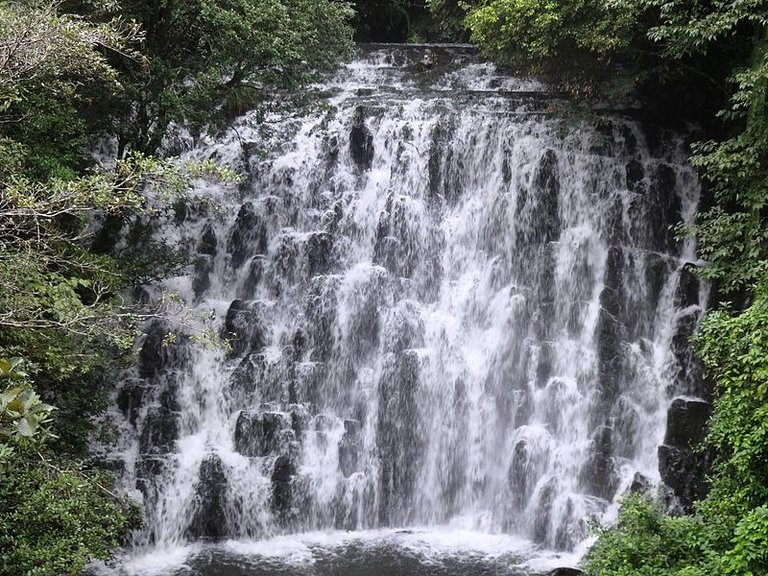 800px-Elephanta_Falls.JPG