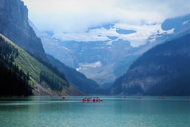 lake-louise-3647470_1280.jpg