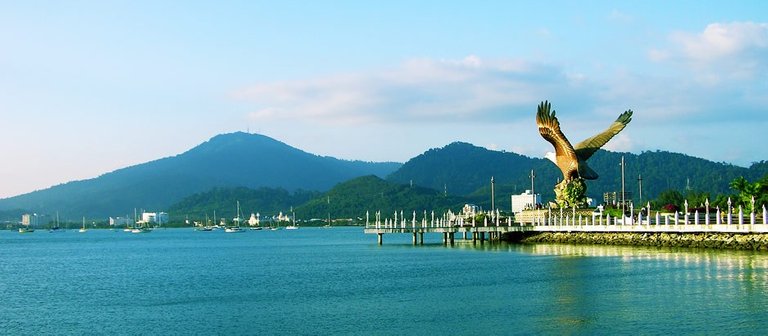 Eagle-Statue_19_19_langkawi_938_410.jpg