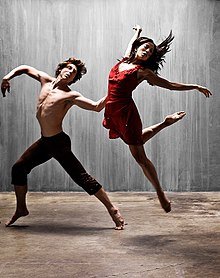 220px-Two_dancers.jpg