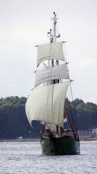 sailing-vessel-435774_640.jpg