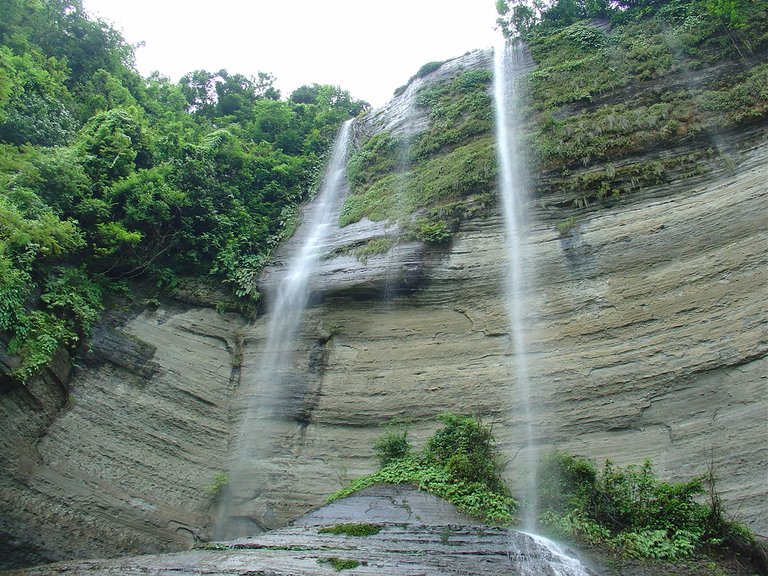 Shuvolong_Waterfall.JPG