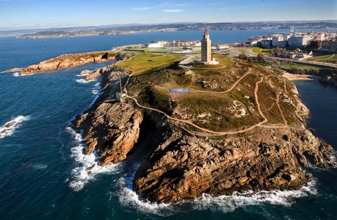 A-Coruña-Torre-de-Hércules-670x437.jpg