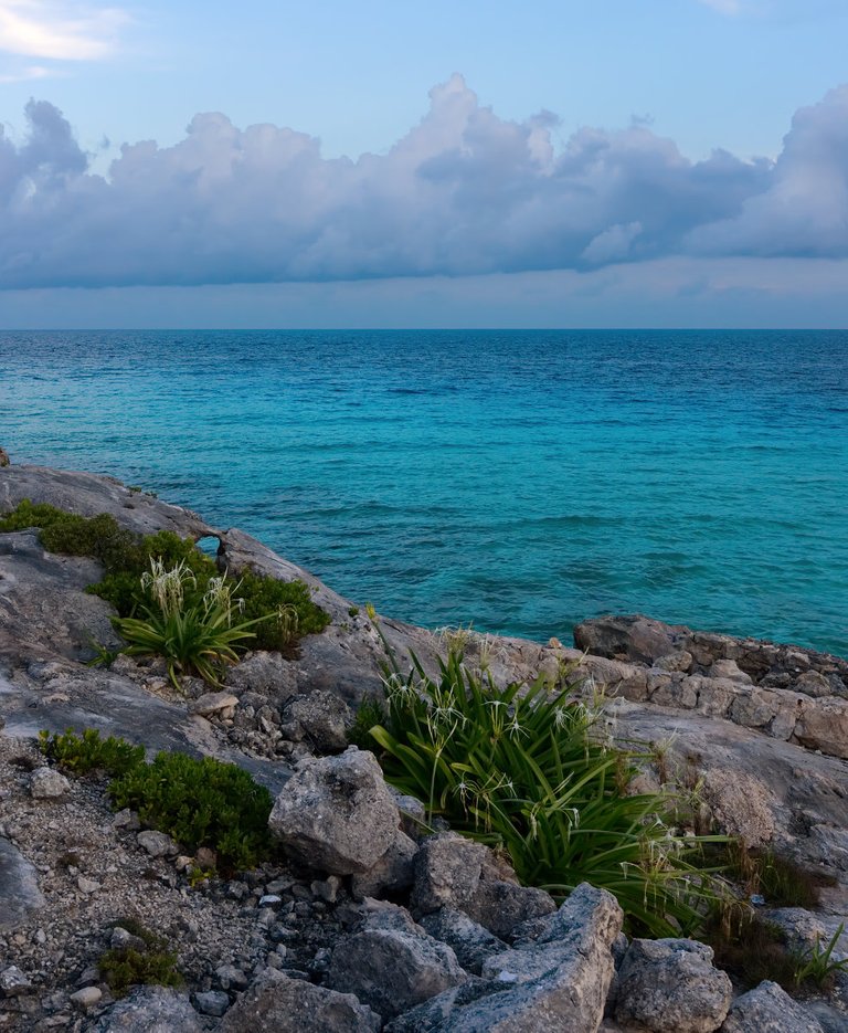 jessicaoutside.com-P8200174-blue-caribbean-waters-punta-sur-isla-mujeres-1200-85.jpg