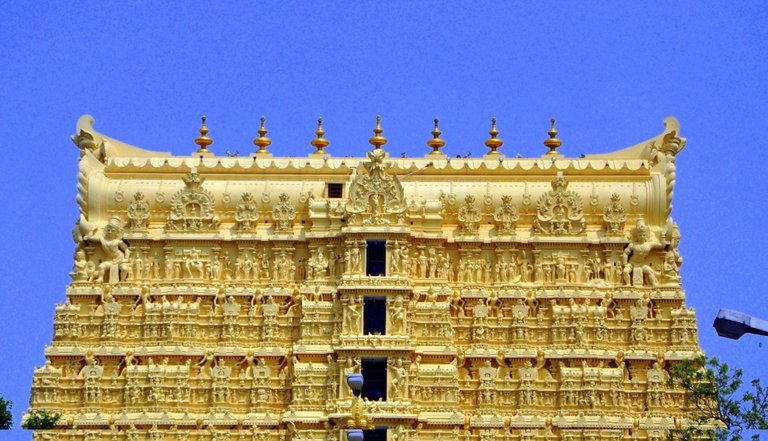 Padmanabha_Temple_in_South_India_Wallpaper.jpg