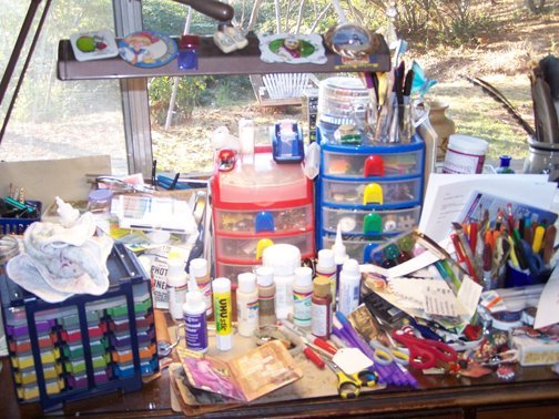 what a messy desk R.jpg