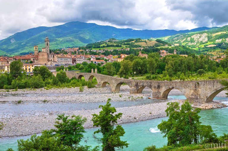 bobbio ponte gobbo.jpg