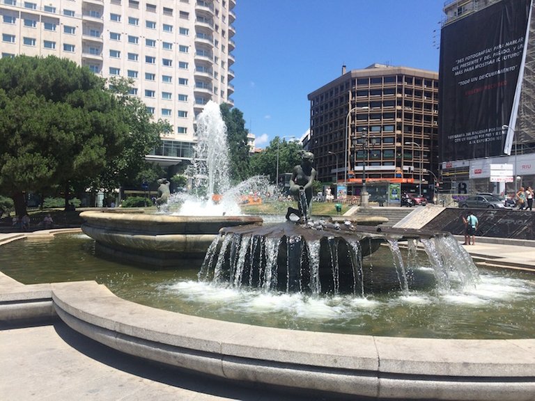 1 The Beautiful fountain in Plaza de Espana .jpg