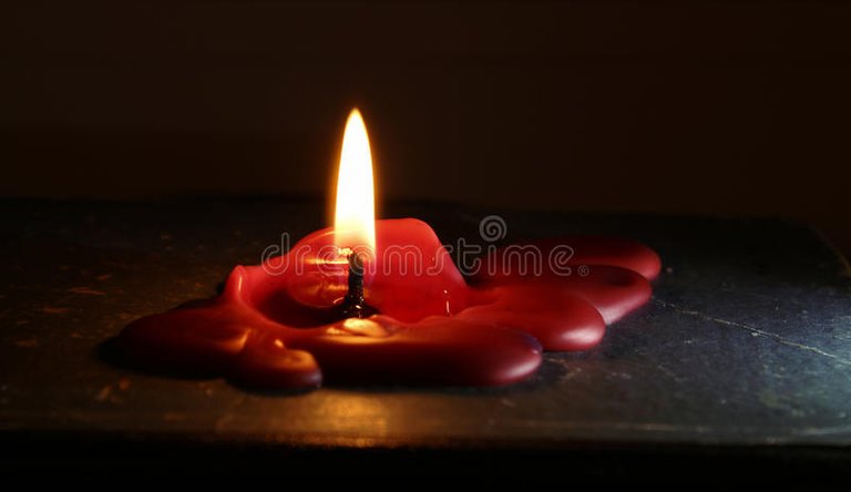 velas-derretidas-47760153.jpg