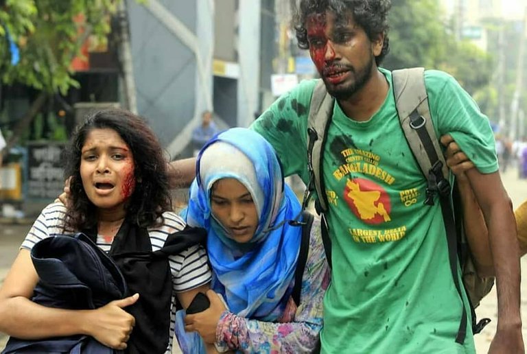 bangladeshi-students-protesting-for-better-roads-brutalized-by-government-forces-1.jpg