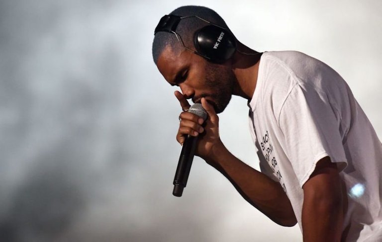 Frank-Ocean-GettyImages-824119706-920x584.jpg