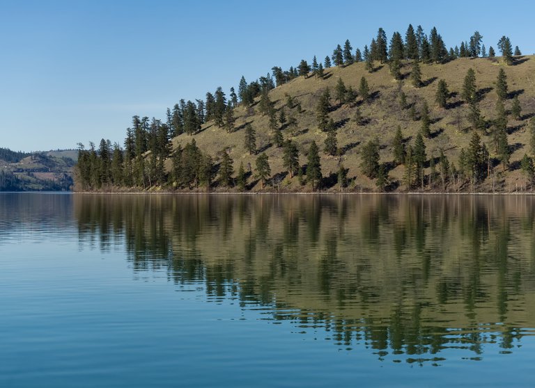 jessicaoutside.com-P4230661-reflections-on-kalamalaka-lake-bc-1680.jpg