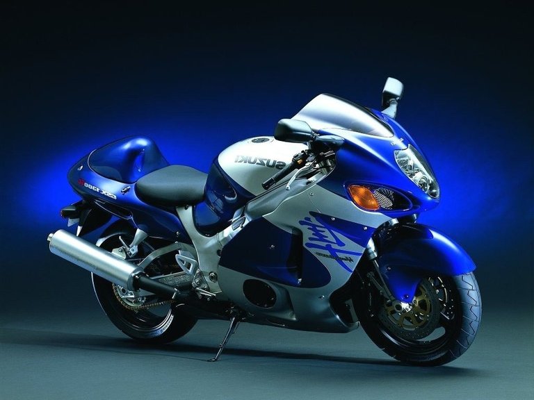 Suzuki-Hayabusa-1080p.jpg