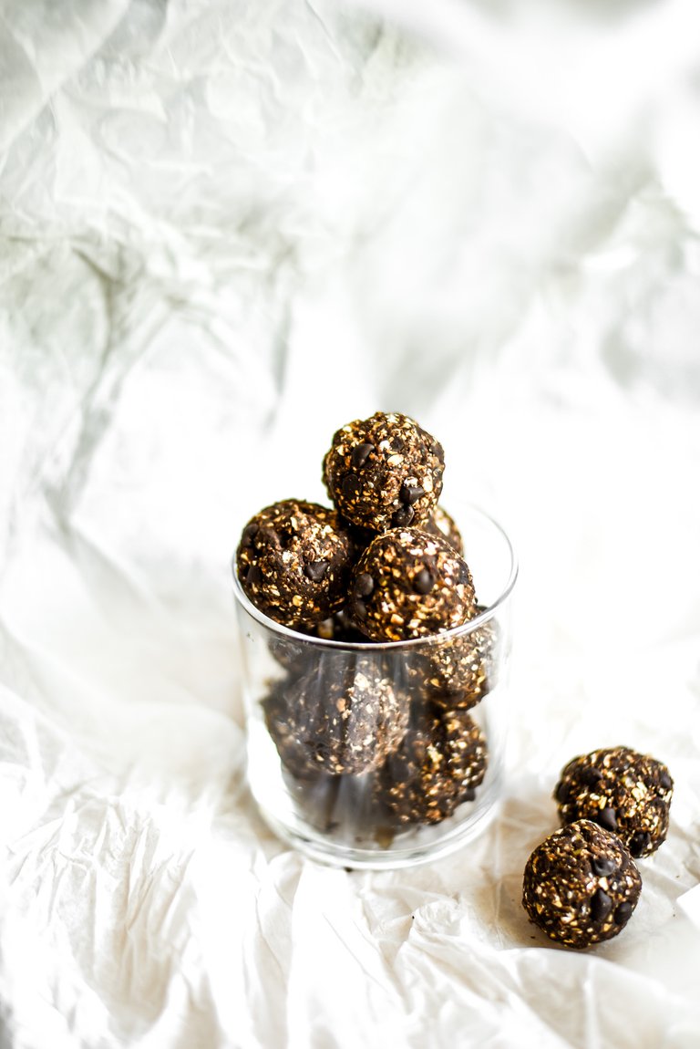 Cocoa & Maca Bliss Balls-3.jpg