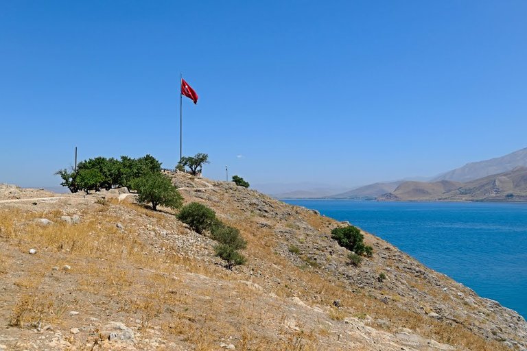 Lake Van 3.jpg