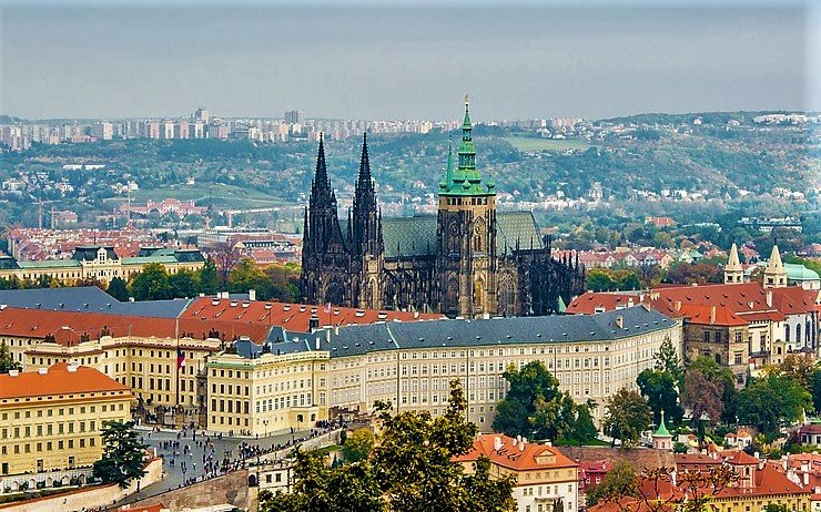 prague-castle-2819483_960_720.jpg