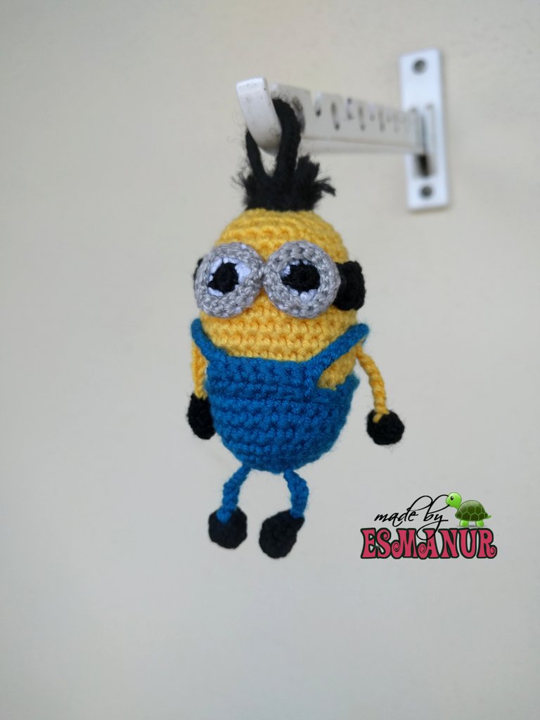 key pendant crochet amigurumi minions