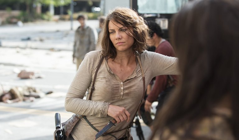 the-walking-dead-episode-505-behind-the-scenes-lauren-cohan-1200-c.jpg