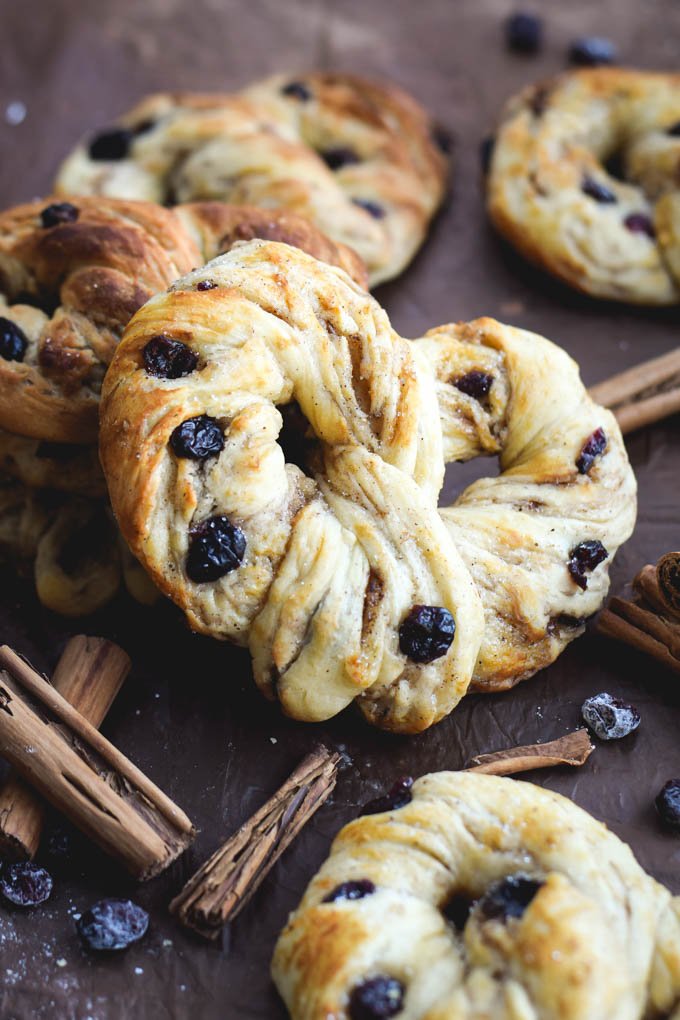 Cinnamon Raisin Swirl Soft Pretzels..jpg