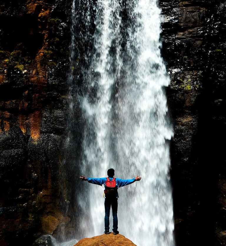 enjoy-life-waterfall-scenic-mood-traveller.jpg