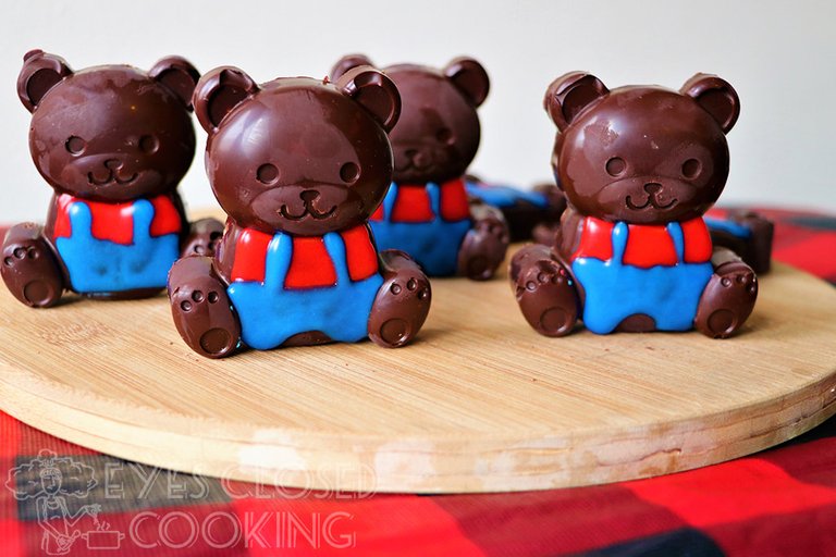 EyesClosedCooking-ChocolateBears---09.jpg