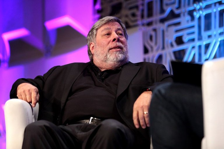 Steve-Wozniak-Reverses-Course-on-Blockchain-Compares-It-to-the-Early-Internet-Calls-Bitcoin-”Digital-Gold”.jpg