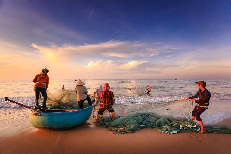 fishermen-2983615_1280.jpg