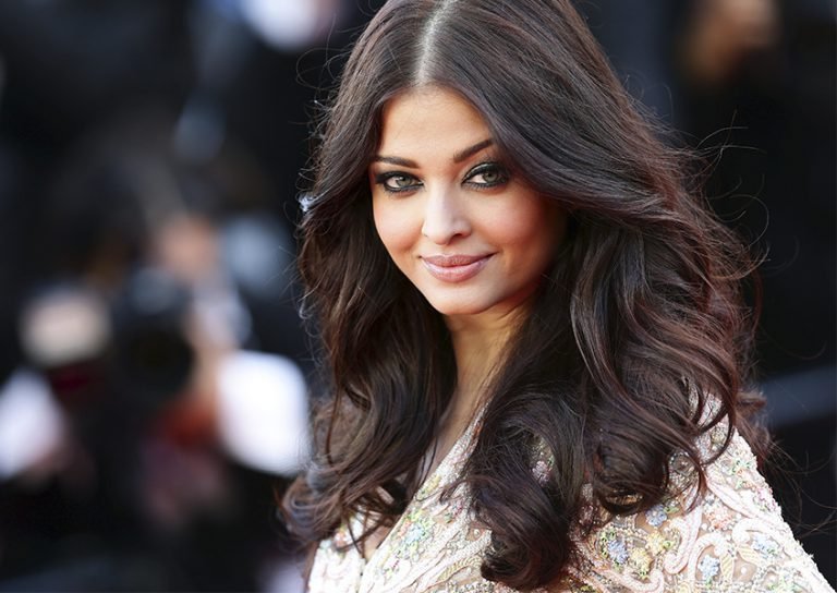 Top-30-Most-Beautiful-Women-in-the-World-9-768x544.jpg