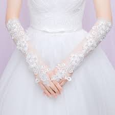 lace gloves.jpg