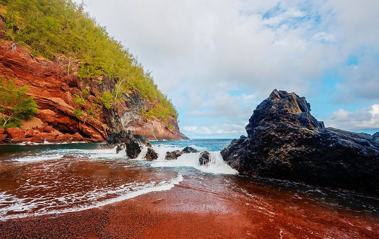 Red-Sand-beach-Hana-Hawaii.jpg