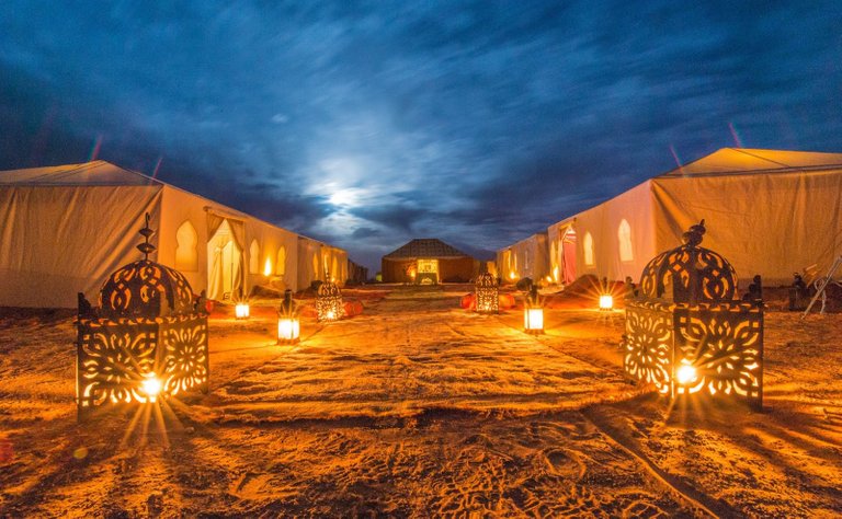 gold_sand_camp_moroccan_sahara_3.jpg