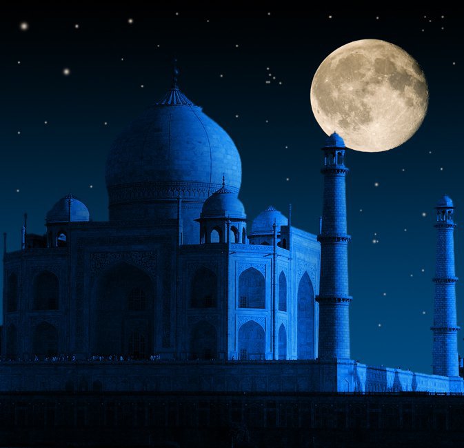 photoshopped-taj-by-moonlight.jpg