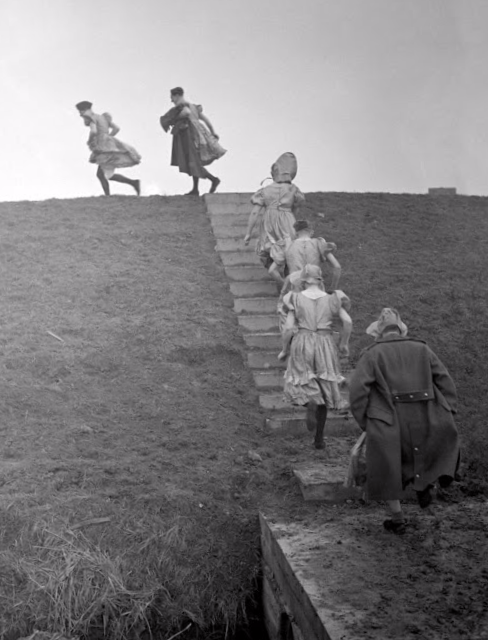 Soldados británicos vestidos de mujeres durante la Segunda Guerra Mundial 6.jpg