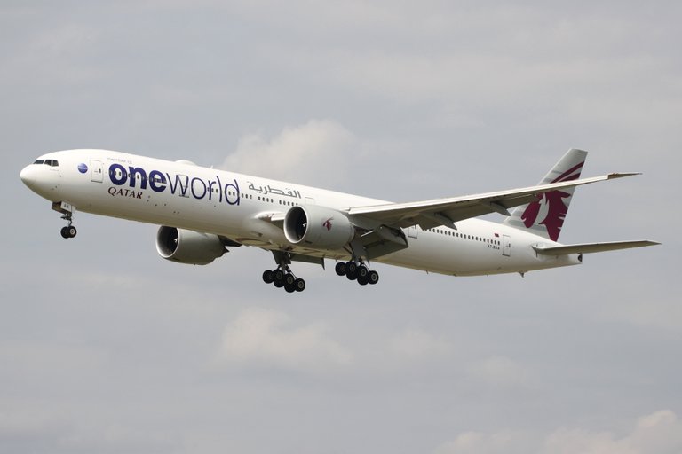 A7-BAA Qatar AW -B773ER.JPG