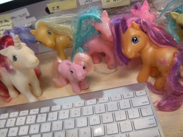 prettyPONY_DESK.jpg